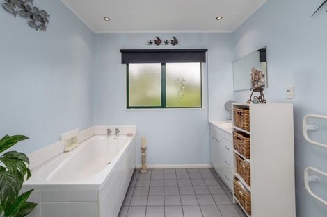 Photo of property in 34-36 Lyon Street, Featherston, 5710