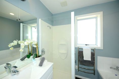 Photo of property in 21 Landsdowne Terrace, Cashmere, Christchurch, 8022