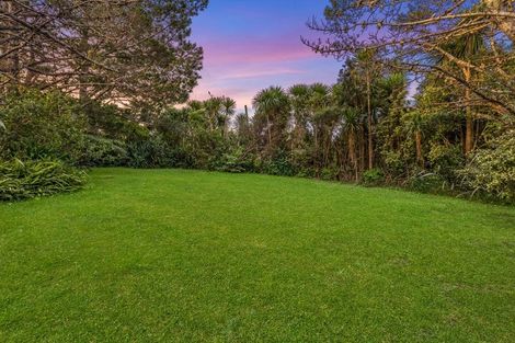 Photo of property in 11 Te Ahuahu Road, Piha, New Lynn, 0772