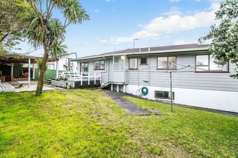 Photo of property in 4 St Catherine Crescent, West Harbour, Auckland, 0618