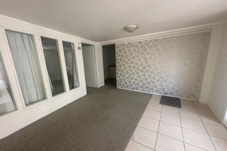 Photo of property in 8 Celsmere Lane, Te Atatu Peninsula, Auckland, 0610