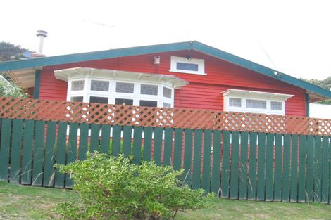 Photo of property in 26 Happy Valley Road, Owhiro Bay, Wellington, 6023