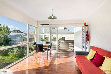 Photo of property in 1/77 Old Lake Road, Narrow Neck, Auckland, 0624
