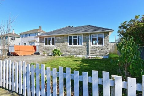 Photo of property in 43 Chapman Crescent, Naenae, Lower Hutt, 5011