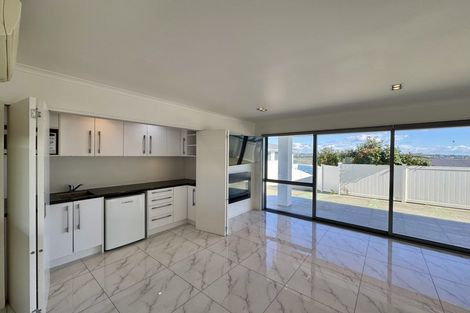 Photo of property in 16 Bucklands Beach Road, Bucklands Beach, Auckland, 2012