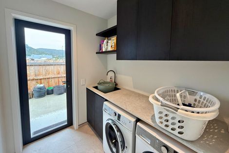 Photo of property in 2 Moonstone Street, Albert Town, Wanaka, 9305