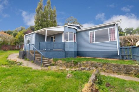 Photo of property in 7 Dickson Street, Macandrew Bay, Dunedin, 9014