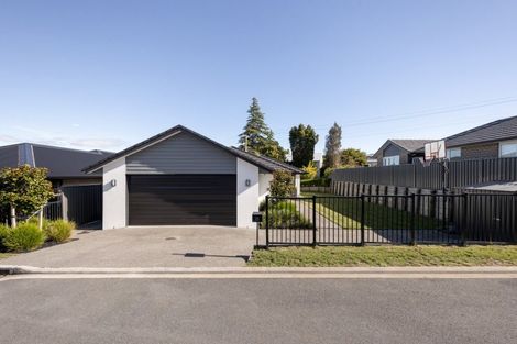 Photo of property in 15 Godwit Lane, Welcome Bay, Tauranga, 3112
