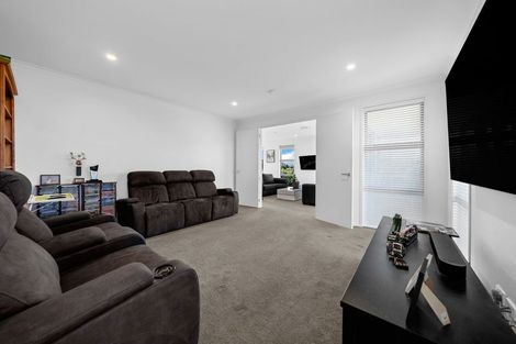 Photo of property in 54 Te Ara Aukati Terrace, Pokeno, 2471