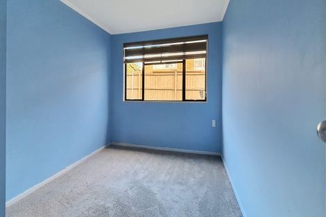 Photo of property in 28 Middlemore Crescent, Papatoetoe, Auckland, 2025
