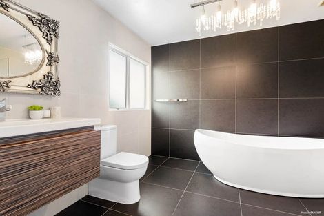 Photo of property in 22 John Brooke Crescent, East Tamaki Heights, Auckland, 2016