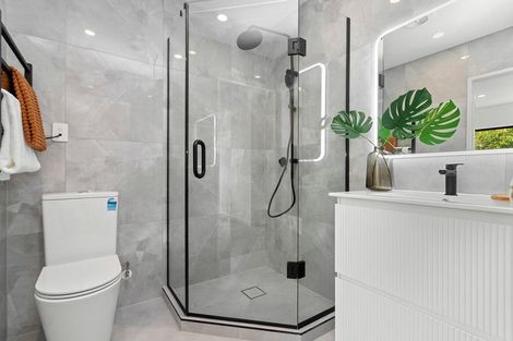 Photo of property in 7e Mildmay Road, Henderson, Auckland, 0610