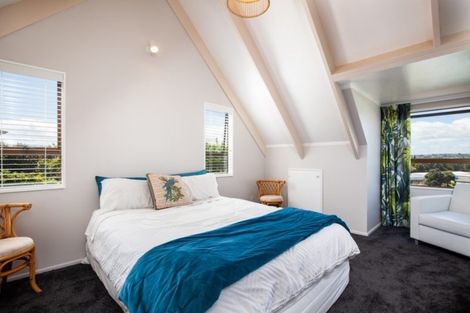 Photo of property in 213 Ngamotu Road, Spotswood, New Plymouth, 4310