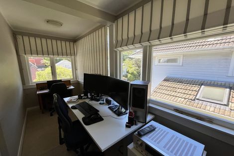 Photo of property in 9 Glen Road, Kelburn, Wellington, 6012