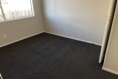 Photo of property in 21 Meadowood Drive, Unsworth Heights, Auckland, 0632