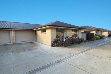 Photo of property in 54 Thackeray Place, Waltham, Christchurch, 8023