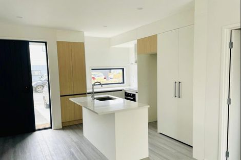 Photo of property in 26 Clay Works Lane, New Lynn, 0600