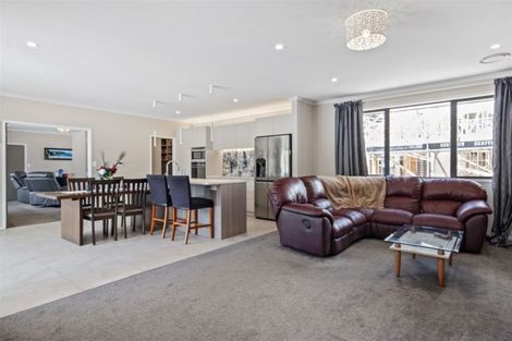 Photo of property in 2d Country Club Lane, Waiuku, 2123