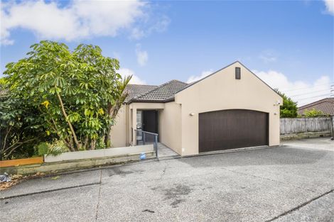 Photo of property in 132 Redoubt Road, Goodwood Heights, Auckland, 2105