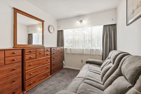 Photo of property in 17 Parkland Crescent, Terrace End, Palmerston North, 4410