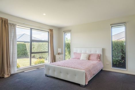 Photo of property in 33 Winfield Drive, Wigram, Christchurch, 8042