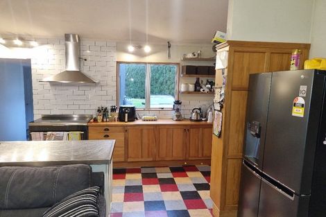 Photo of property in 27 Parrs Road, Hurworth, New Plymouth, 4371