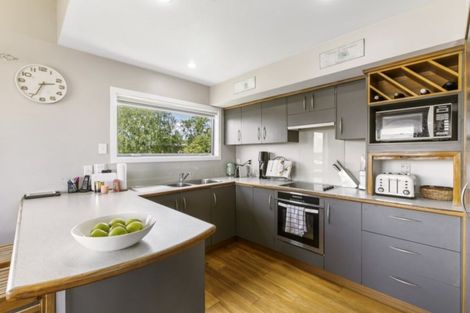 Photo of property in 1 Waitawa Place, Lynmore, Rotorua, 3010