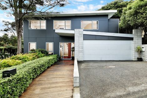 Photo of property in 21 Chamari Close, Titirangi, Auckland, 0604