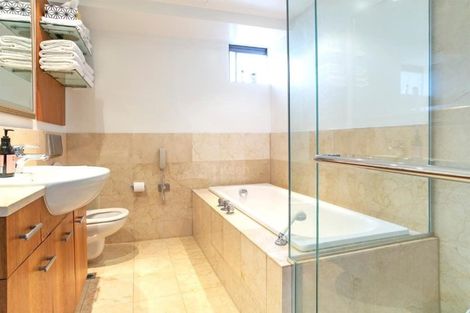 Photo of property in The Metropolis Apartments, 2614/1 Courthouse Lane, Auckland Central, Auckland, 1010