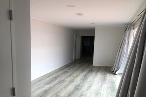 Photo of property in 13 Takahe Avenue, Takanini, 2112