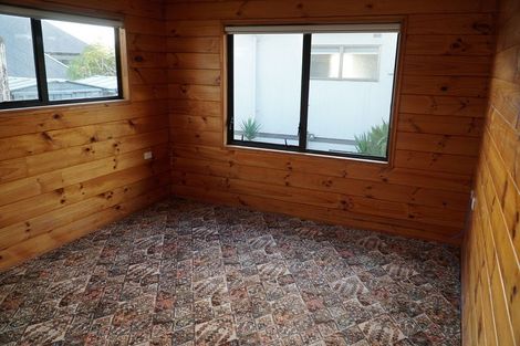 Photo of property in 73 Tindalls Bay Road, Tindalls Beach, Whangaparaoa, 0930