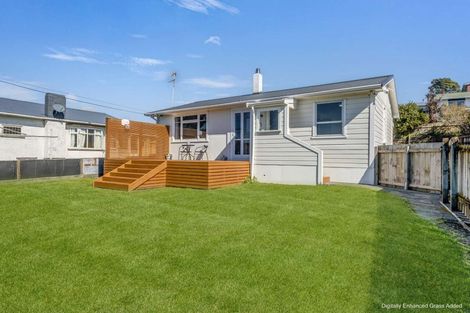 Photo of property in 16 Alberta Road, Glen Avon, New Plymouth, 4312