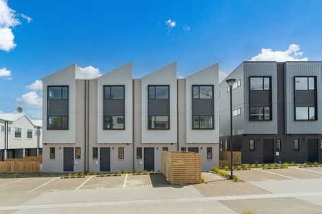 Photo of property in 11 Tokarewa Close, Mount Wellington, Auckland, 1062