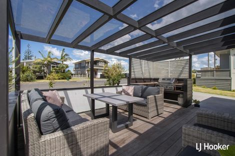 Photo of property in 7 Wallnutt Avenue, Waihi Beach, 3611