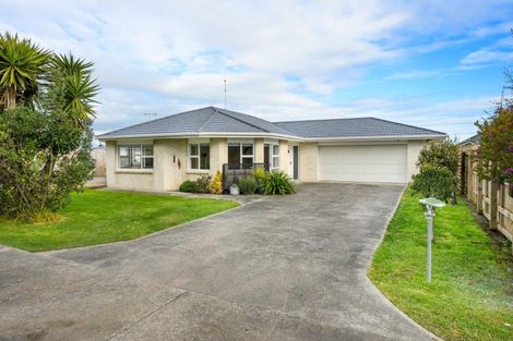 Photo of property in 3 Ferry Street, Foxton Beach, Foxton, 4815