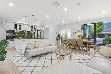 Photo of property in 16 Syd Grant Crescent, Orewa, 0931