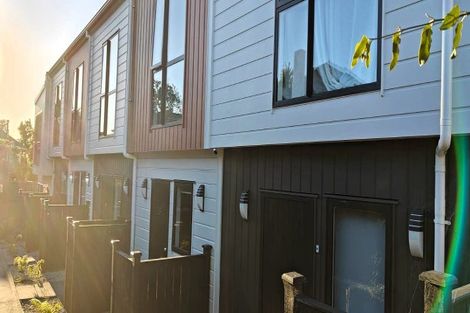 Photo of property in 5/58 Te Atatu Road, Te Atatu South, Auckland, 0610