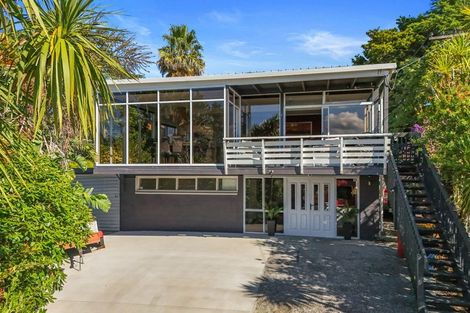 Photo of property in 107 Tiroroa Avenue, Te Atatu South, Auckland, 0610