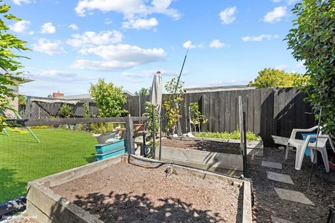 Photo of property in 15 Waratah Street, Avondale, Christchurch, 8061