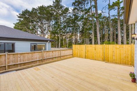 Photo of property in 28 Konoba Avenue, Kumeu, 0810