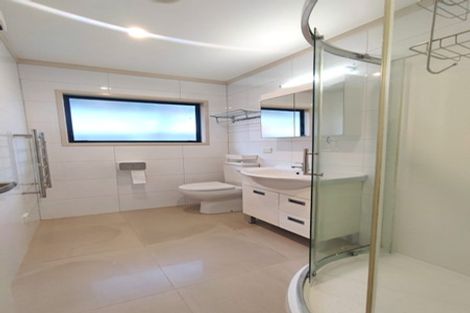 Photo of property in 1/6 Winifred Avenue, Bayview, Auckland, 0629