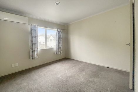 Photo of property in 16 Black Rock Road, Newlands, Wellington, 6037