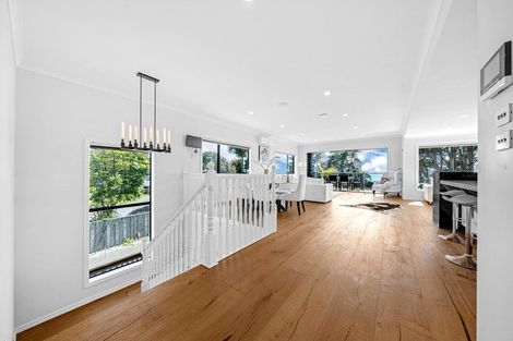 Photo of property in 66a Marine Parade, Mellons Bay, Auckland, 2014