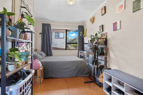 Photo of property in 21 Holmes Drive South, West Harbour, Auckland, 0618