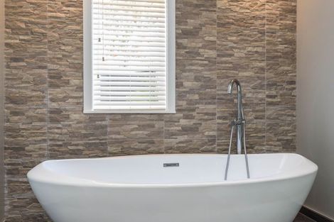 Photo of property in 20 Esmonde Road, Takapuna, Auckland, 0622