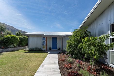 Photo of property in 33 Hewson Crescent, Lake Hawea, Wanaka, 9382