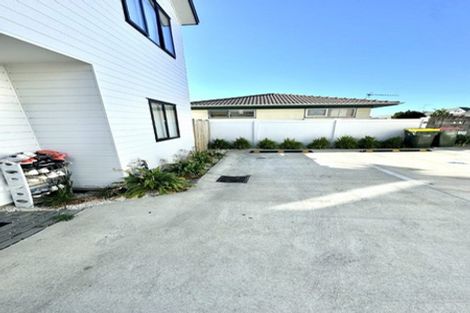 Photo of property in 64a Rosewarne Crescent, Glendene, Auckland, 0602