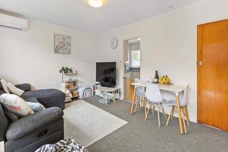 Photo of property in 2/10 Hororata Road, Hauraki, Auckland, 0622