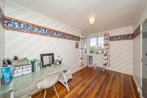 Photo of property in 8 Maui Place, Spotswood, New Plymouth, 4310