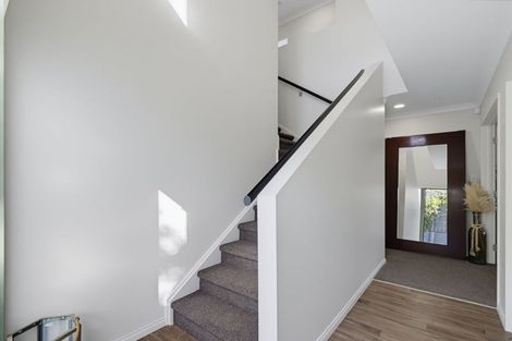 Photo of property in 6 Chadlington Avenue, Henderson, Auckland, 0612